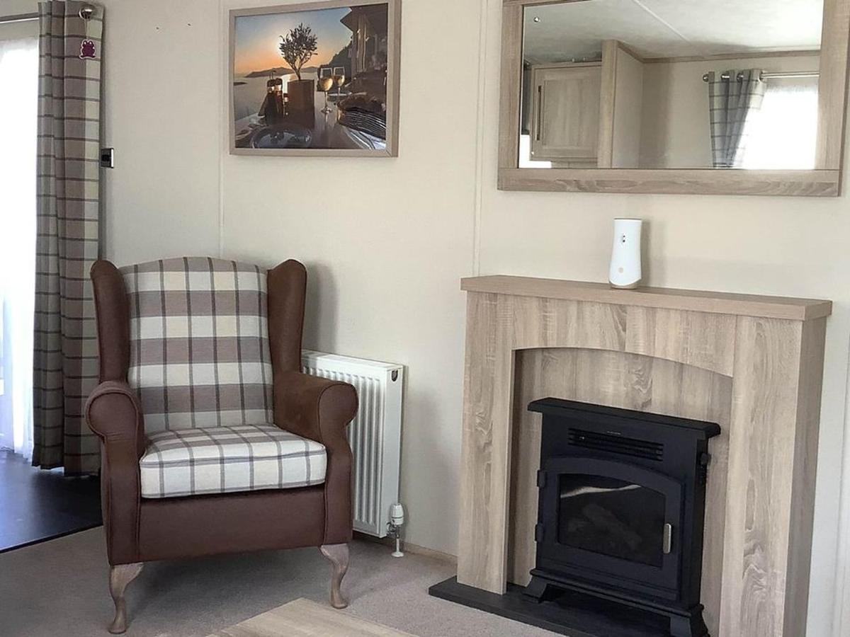 Beautiful 2 Bedroom Helmsley Lodge Northampton Exterior foto