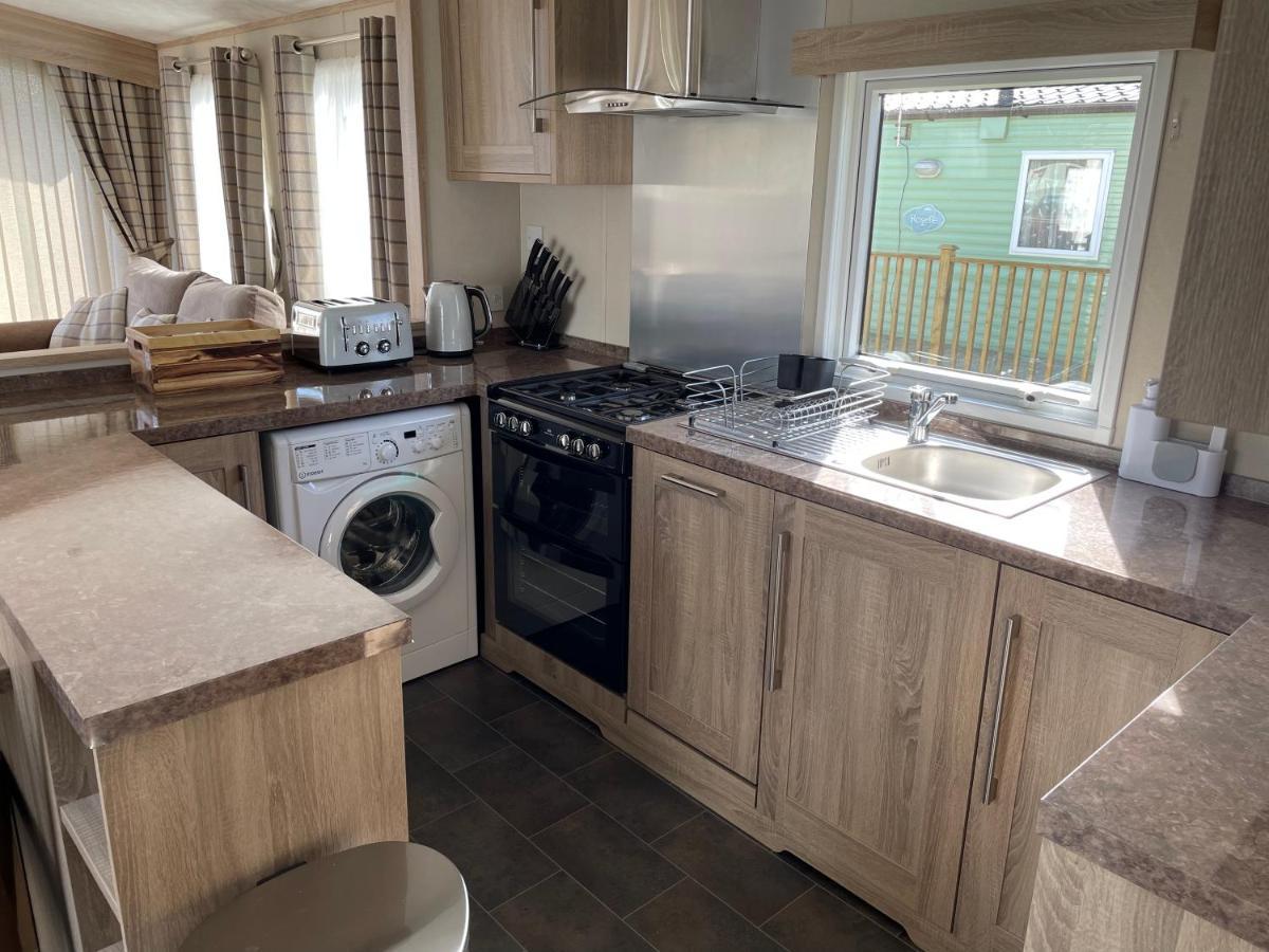 Beautiful 2 Bedroom Helmsley Lodge Northampton Exterior foto